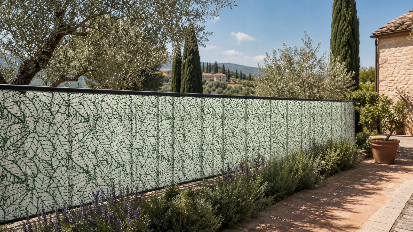 La recinzione diventa parte del giardino.